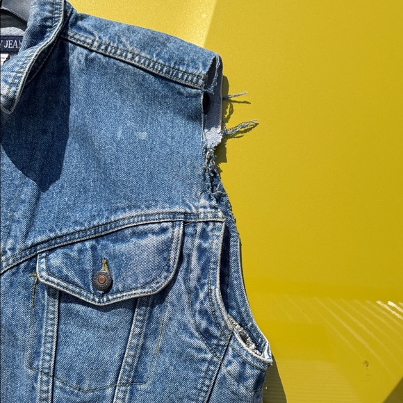 Bugle Boy x Betty Boop Blue Denim Vest with Orange Graphic - Picture 5 of 12